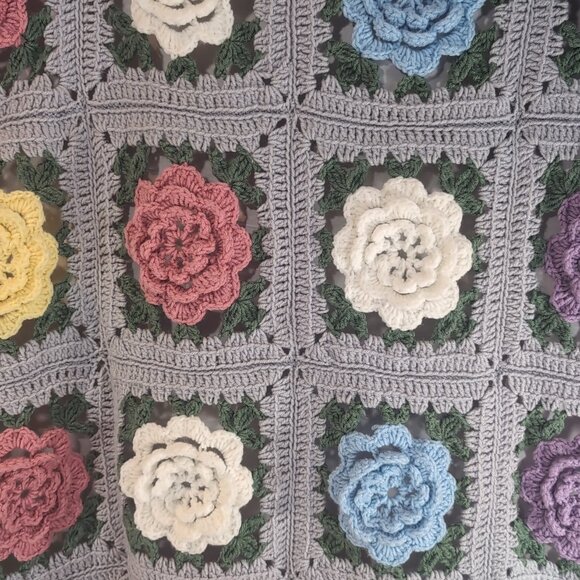 Vintage Crochet 3D Floral Blanket Grey Multi Flower Handmade Granny Square 54" - Picture 3 of 12
